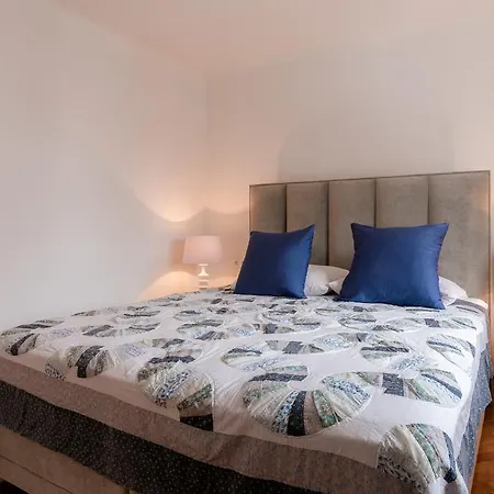 Holiday home Vila Sejalec *